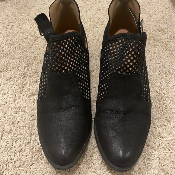 Quips brand shoe - Picture 1 of 5